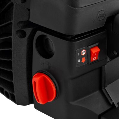 Drujbă pe benzină YAMAMOTO CS-4558 4.8 kW / 4 CP, 58 cm³, 3400 rot/min - In lucru