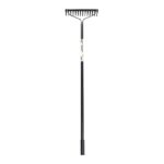 Grebla cu coada metalica Micul Fermier 1410x365mm 14 dinti - In lucru