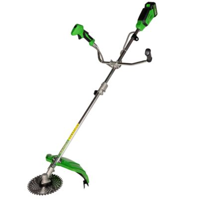 Motocoasa (Trimmer) electrica Micul Fermier 20V, 2 acumulatori 4Ah, maner dublu, motor fara perii - In lucru