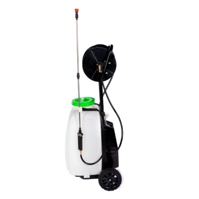 Pulverizator cu acumulator Micul Fermier, capacitate 40l, cu roti - In lucru