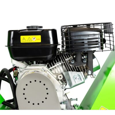 Tocator de crengi Micul Fermier, motor benzina 7 CP, 100 mm diametru maxim de taiere, pentru rumegus - Drujbe si Despicatoare busteni