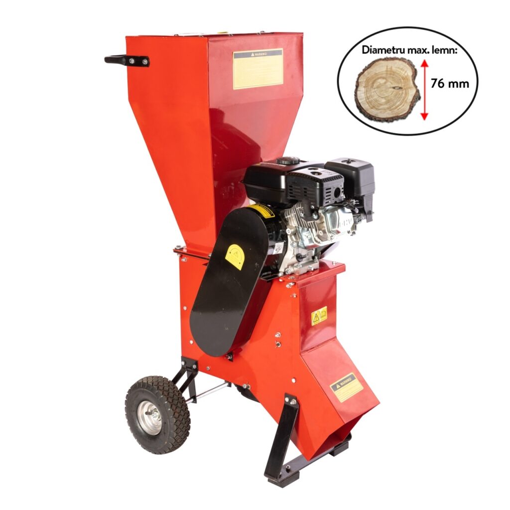 Tocator pentru crengi Micul Fermier, Ø76mm, motor benzina 6.5CP pentru rumegus - In lucru
